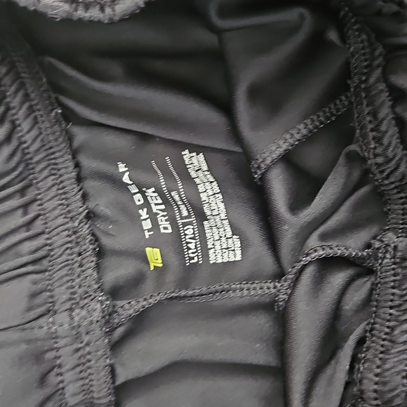 Boys Athletic Shorts Large - Picture 5 of 5